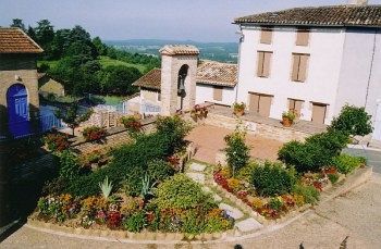 Logis L'Auberge Du Quercy Blanc Molieres  Exterior photo
